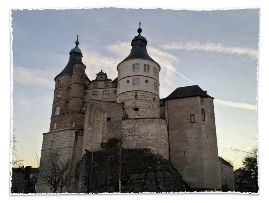 Photo du Château des Ducs de Wurtemberg avec un effet papier découpé